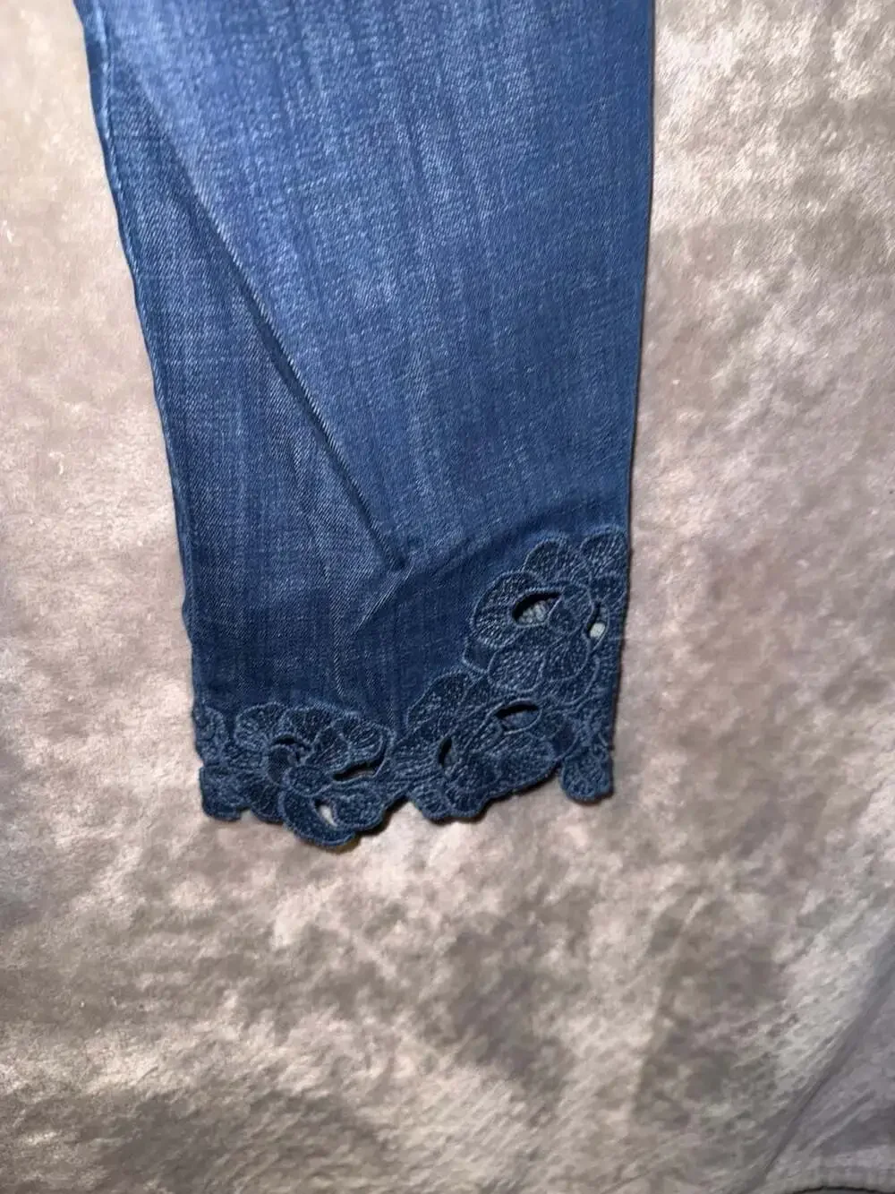 Chico's So Slimming Girlfriend Slim Leg Ankle Jeans Size 14R (Chico's Size 2.5R)